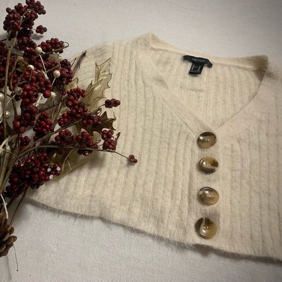 Crop Sweater! - Picture 2 of 7